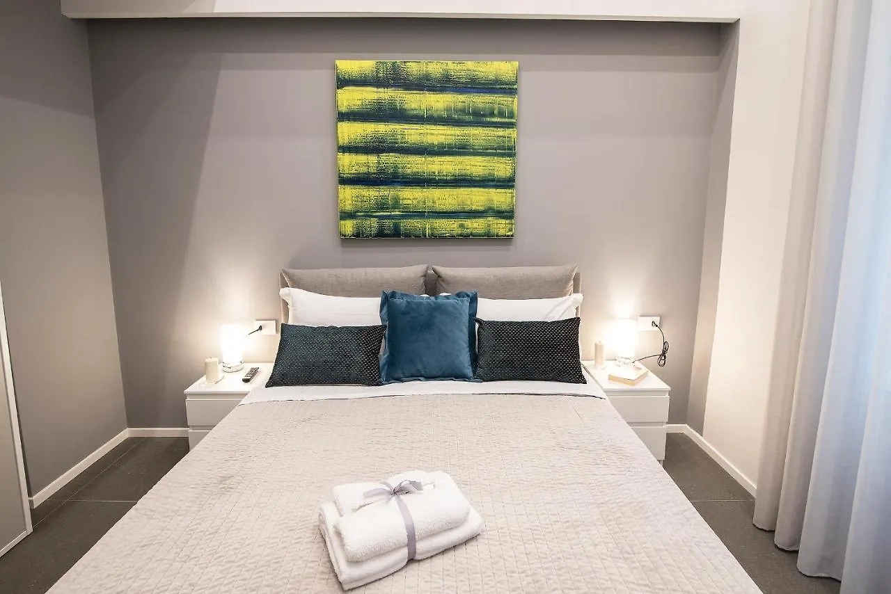 Three Houses Toledo Napels Appartement