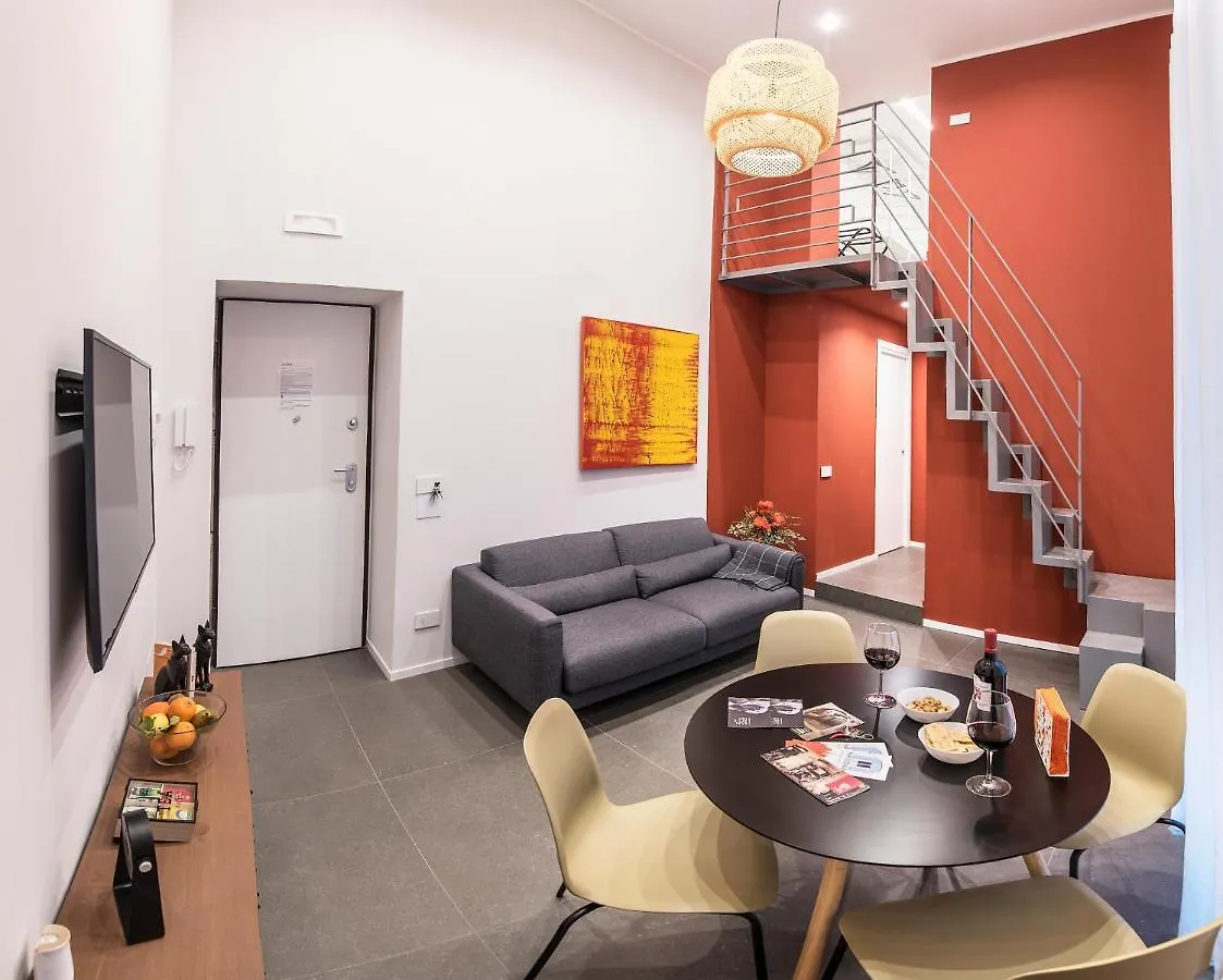 Three Houses Toledo Napels Appartement